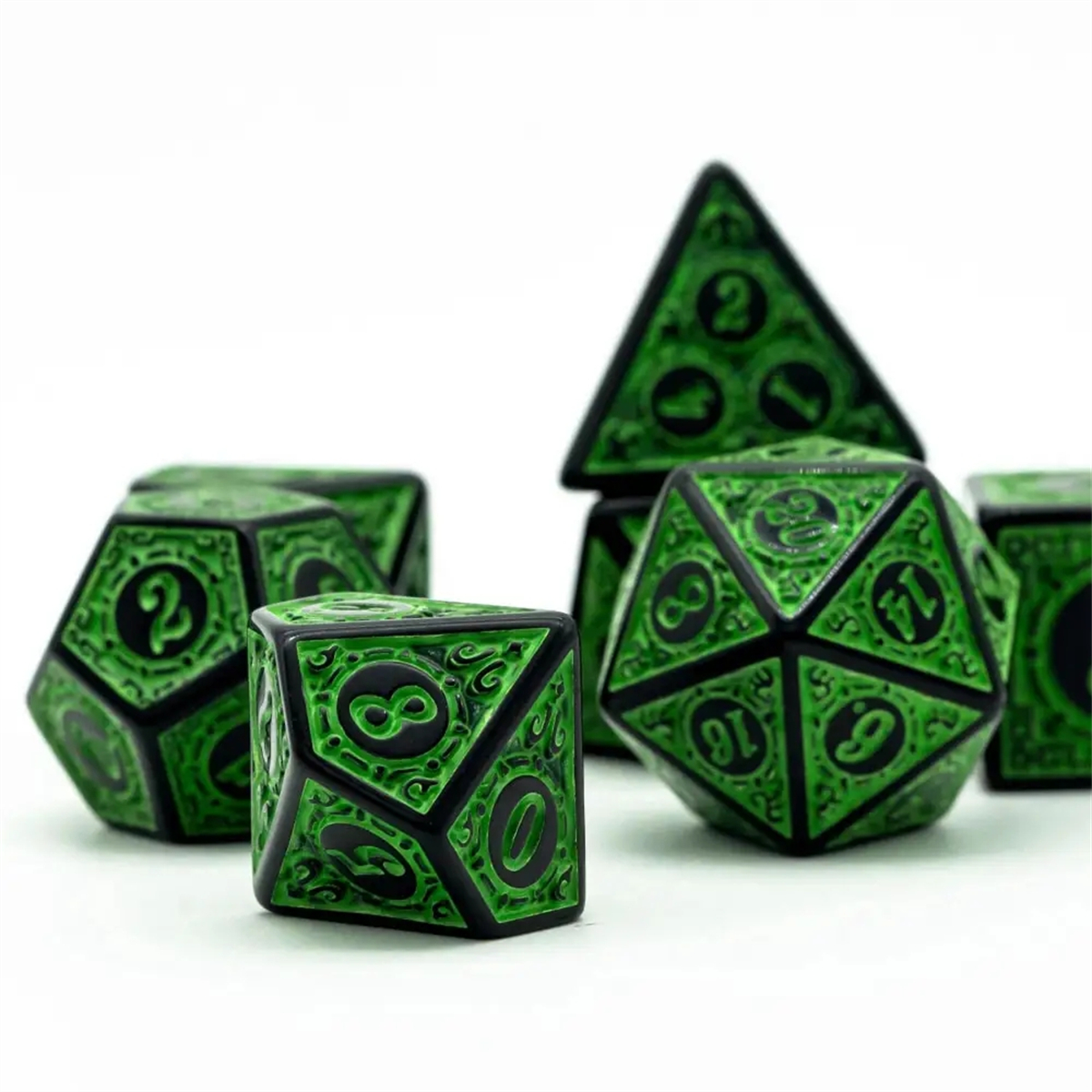 High Quality Plastic DND Dice  - Retro Gaming Font Free のレビューと価格
