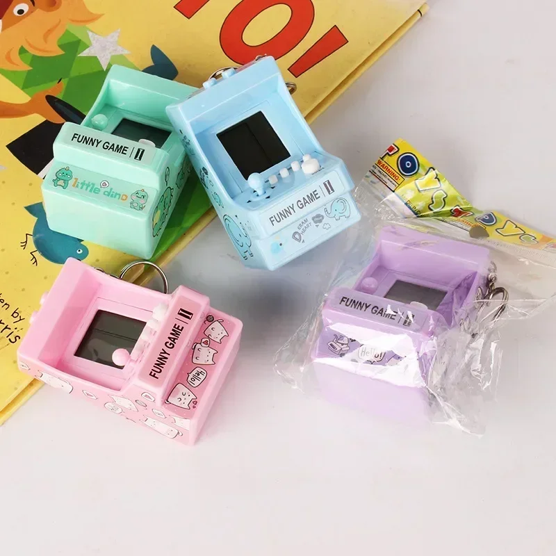 Portable Mini Pocket Keychain  - Retro Gaming Universe のレビューと価格